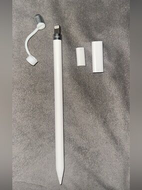 Apple White Stylus Pencil with Lightning Connector Caps